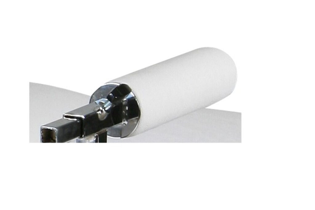 Upholstered knee-support with horizontal mounting tubes
